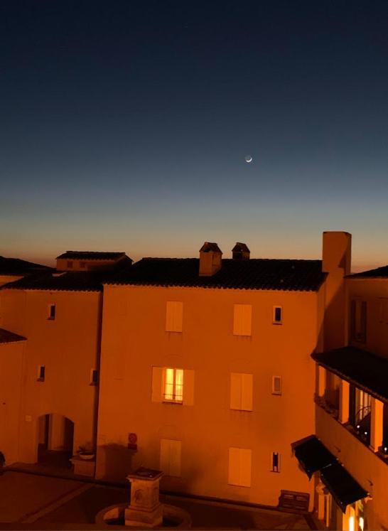 Appartement Clim & Piscine Sur Golf Pont-Royal Exterior photo