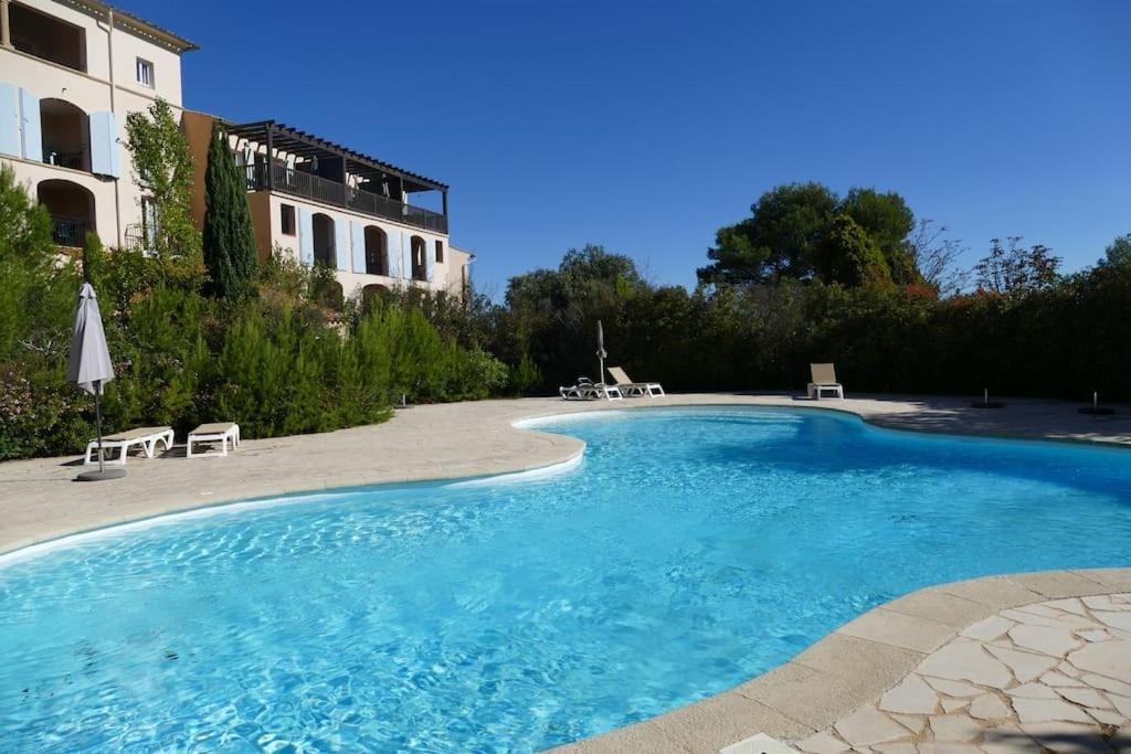 Appartement Clim & Piscine Sur Golf Pont-Royal Exterior photo