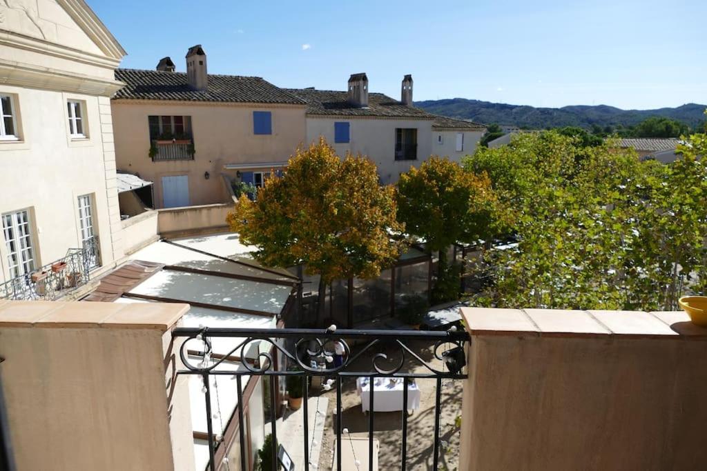 Appartement Clim & Piscine Sur Golf Pont-Royal Exterior photo
