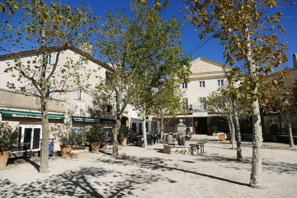 Appartement Clim & Piscine Sur Golf Pont-Royal Exterior photo